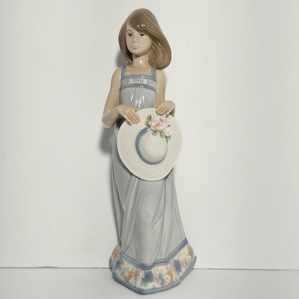 Lladro 5643 Cathy Girl with Sunhat Muchacha Pamela En Cadera Figurine Box